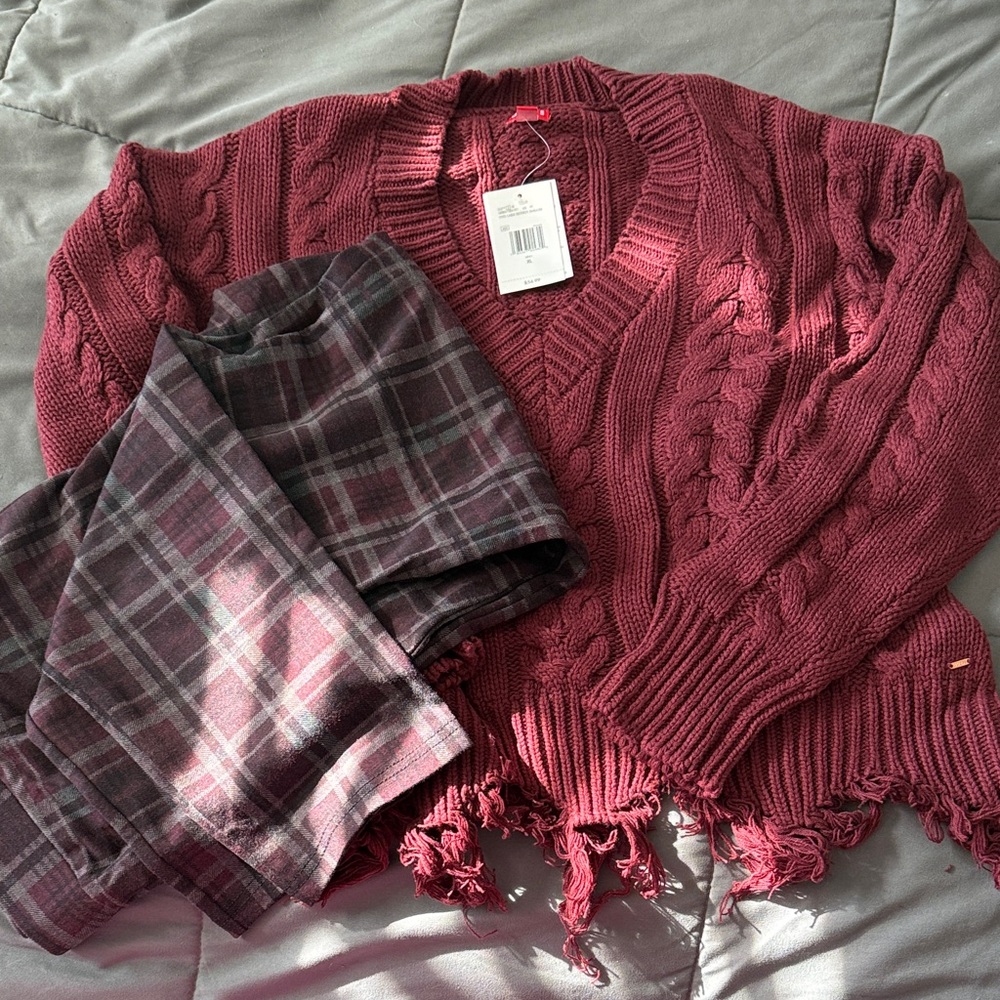 Guess Burgundy V-Neck Cable Knit Sweater